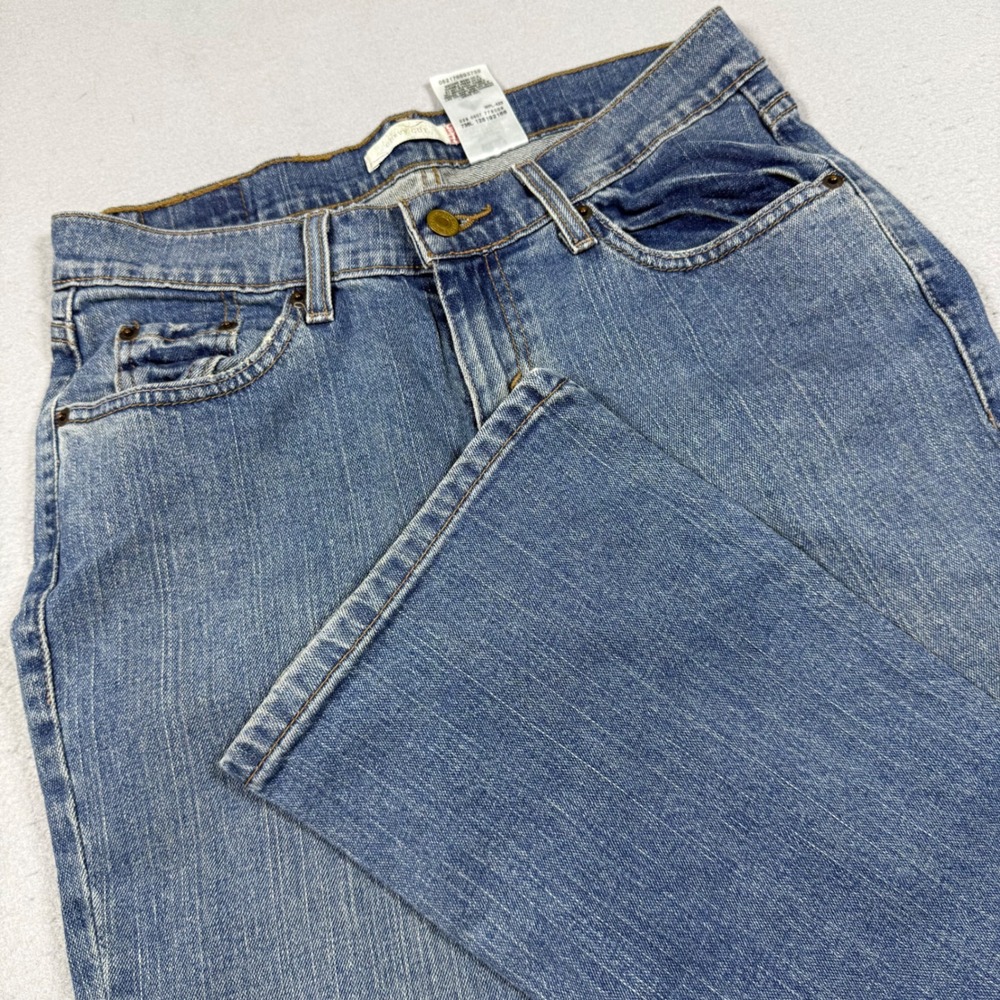 Levis Curvy Cut Bootcut Jeans Womens 8M Medium Wash Denim Stretch Pants